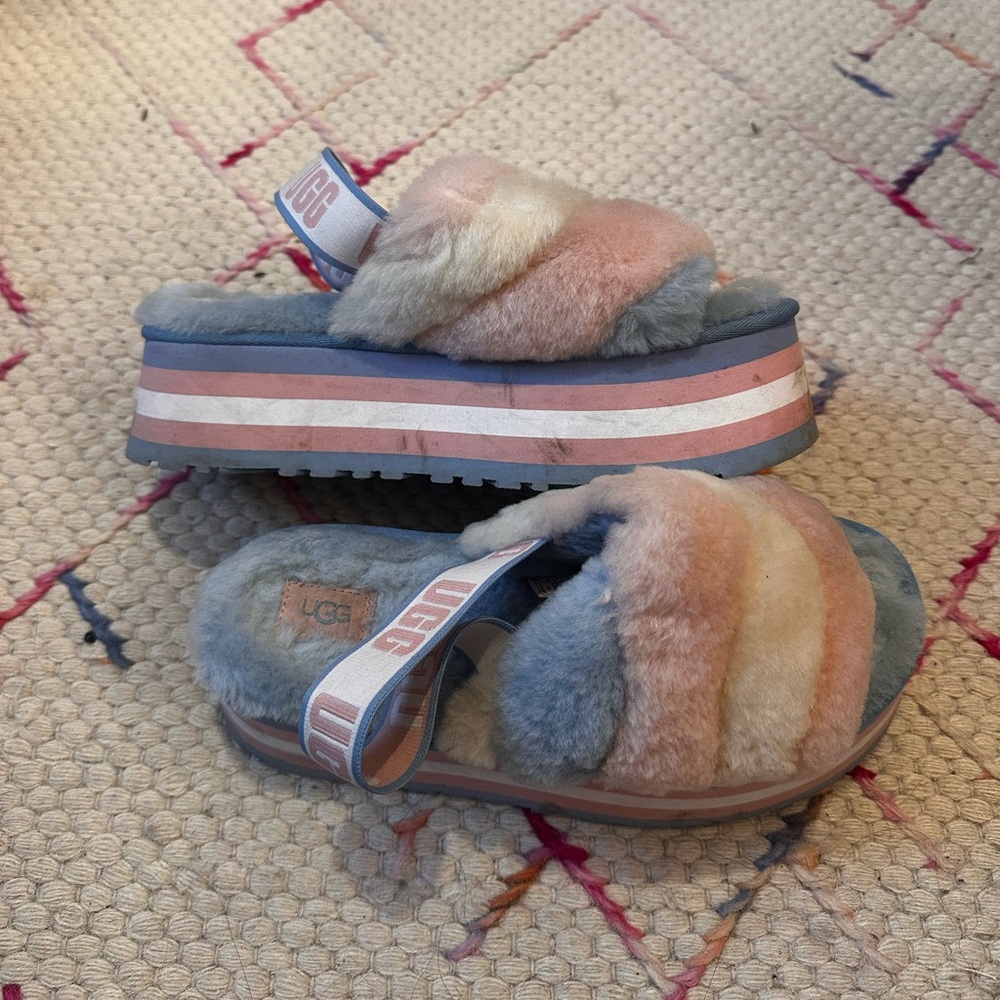 Platform pride ugg sandal